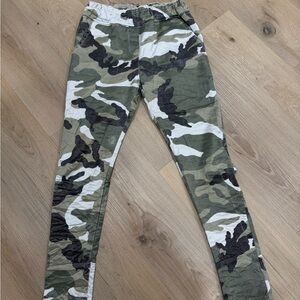 Camouflage Skinny Pants